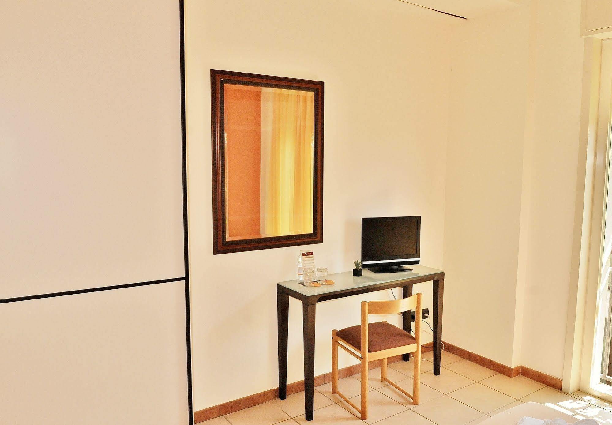 Hotel Rasula Alta Gravina di Catania Eksteriør bilde