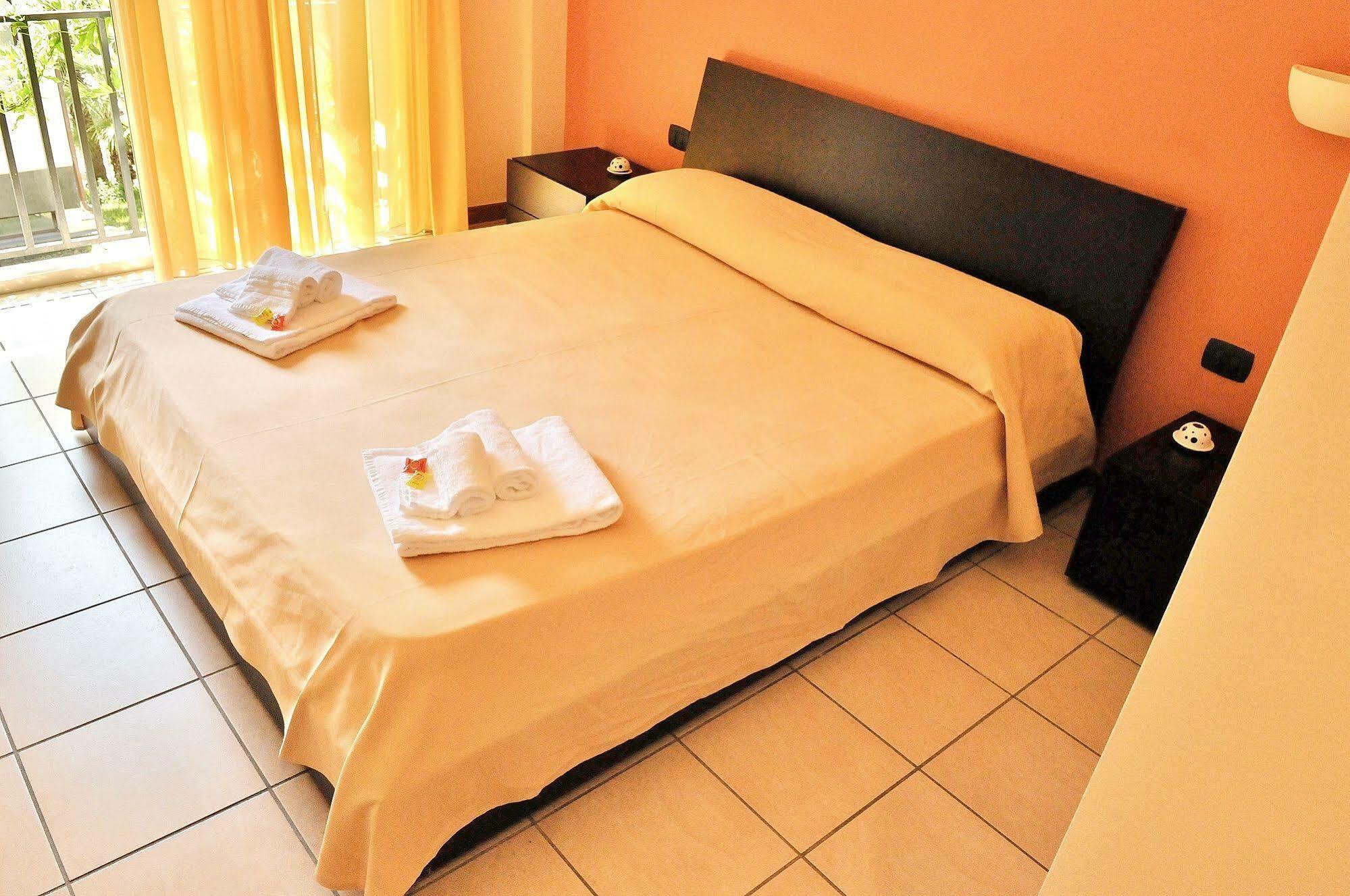Hotel Rasula Alta Gravina di Catania Eksteriør bilde