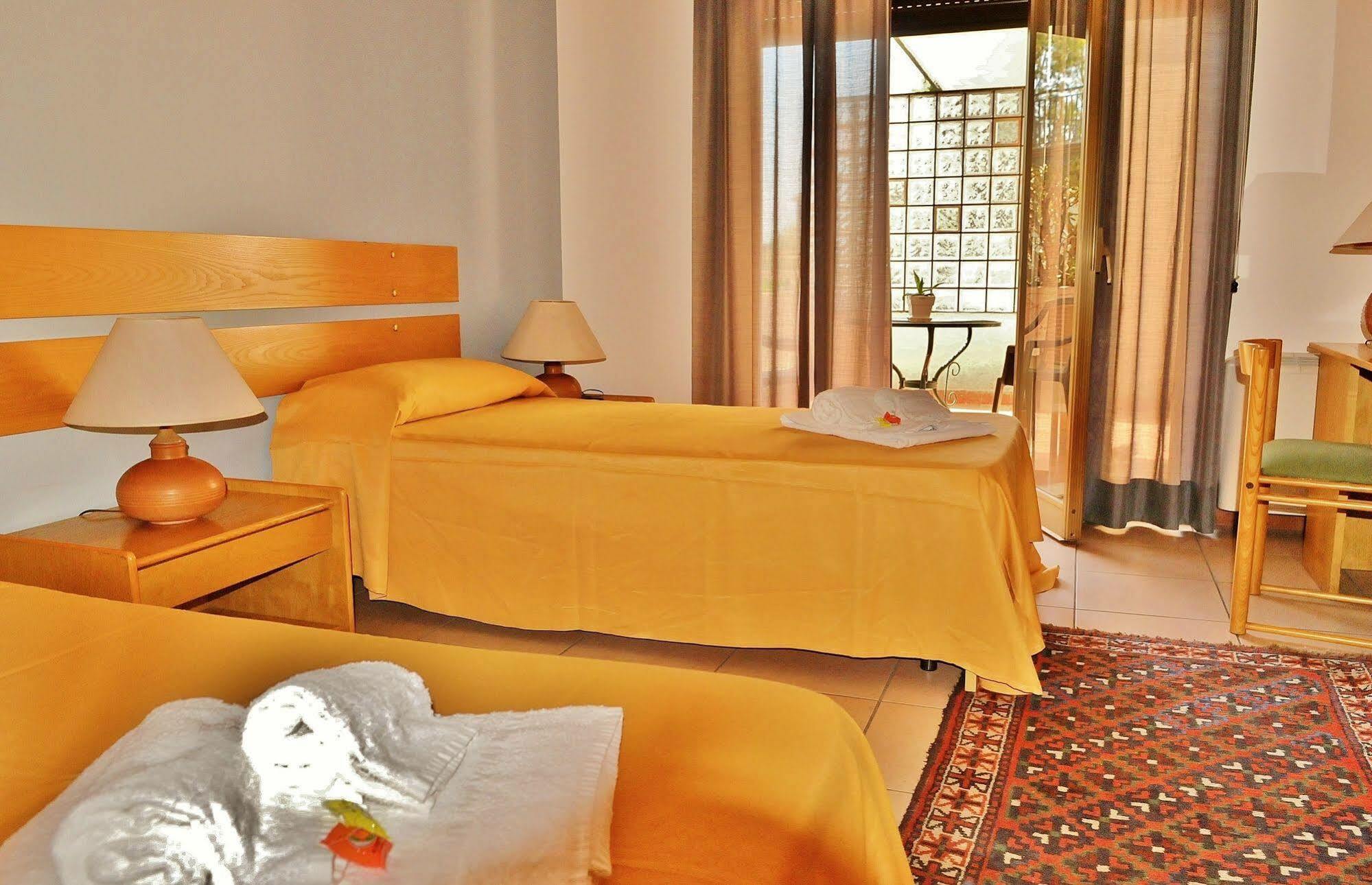 Hotel Rasula Alta Gravina di Catania Eksteriør bilde