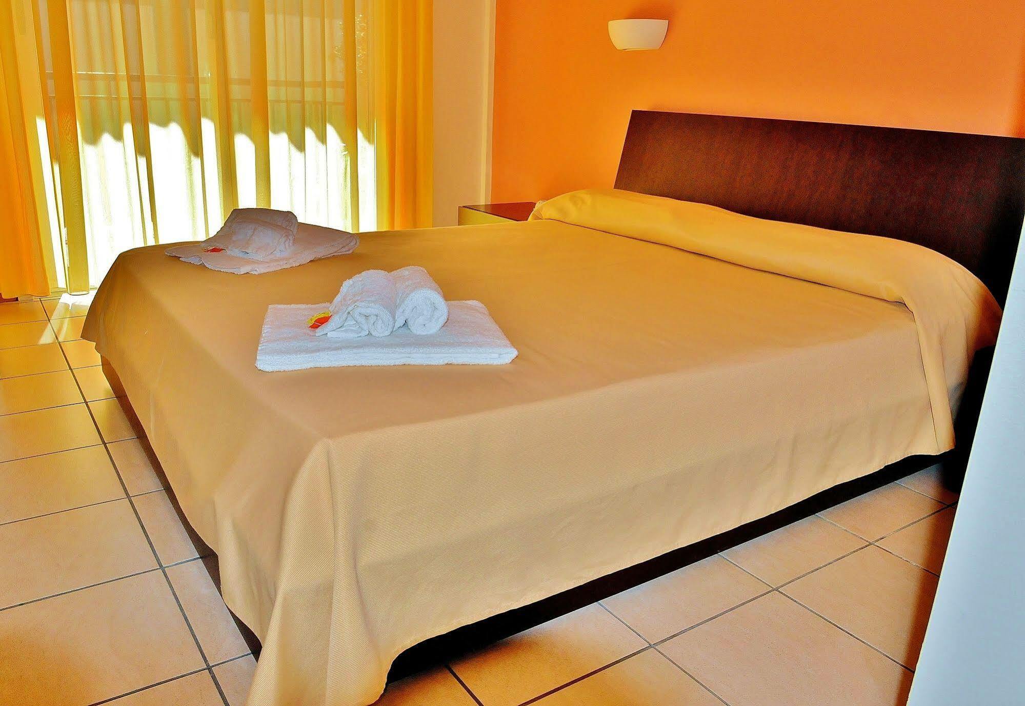 Hotel Rasula Alta Gravina di Catania Eksteriør bilde