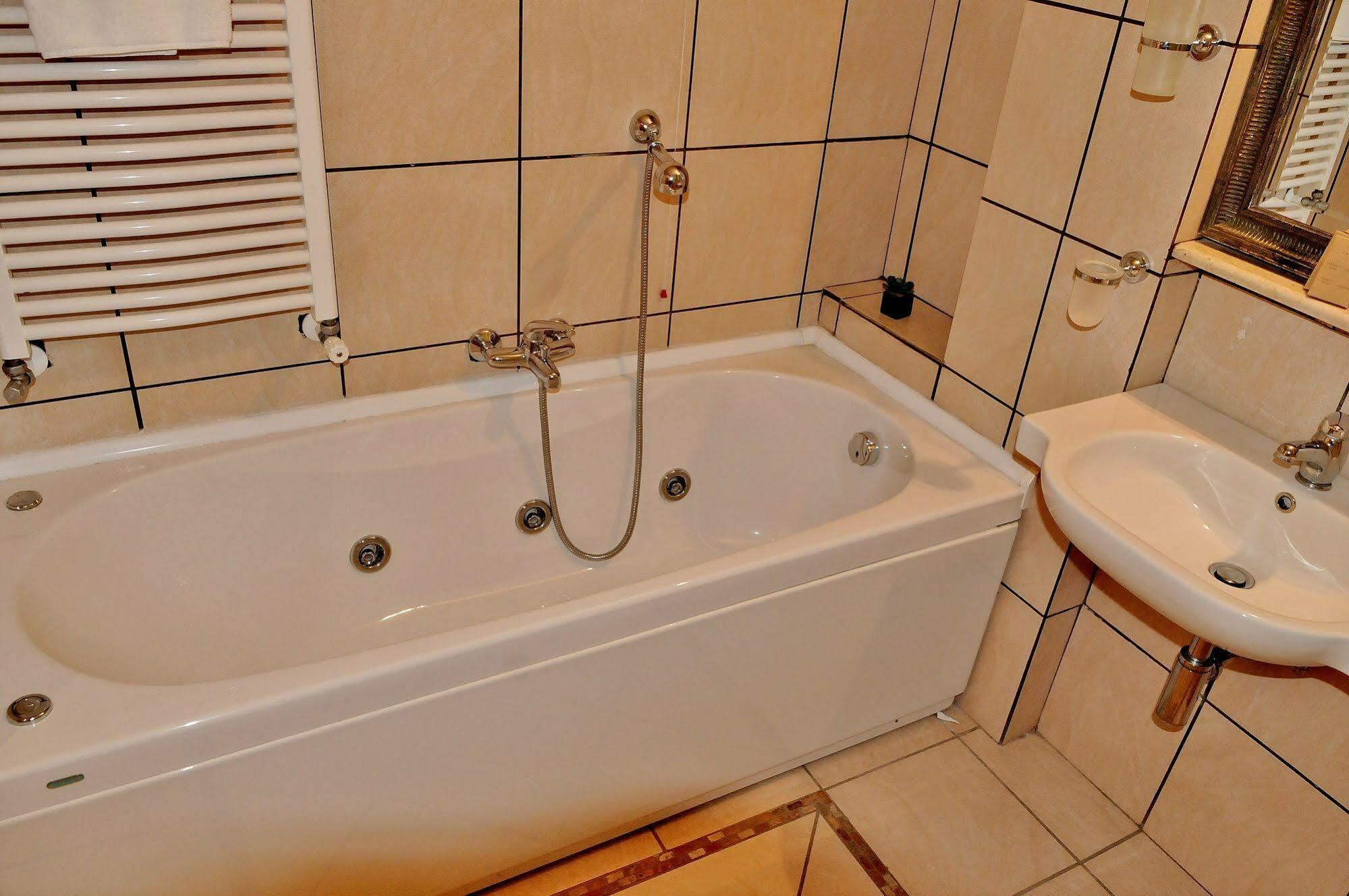 Hotel Rasula Alta Gravina di Catania Eksteriør bilde